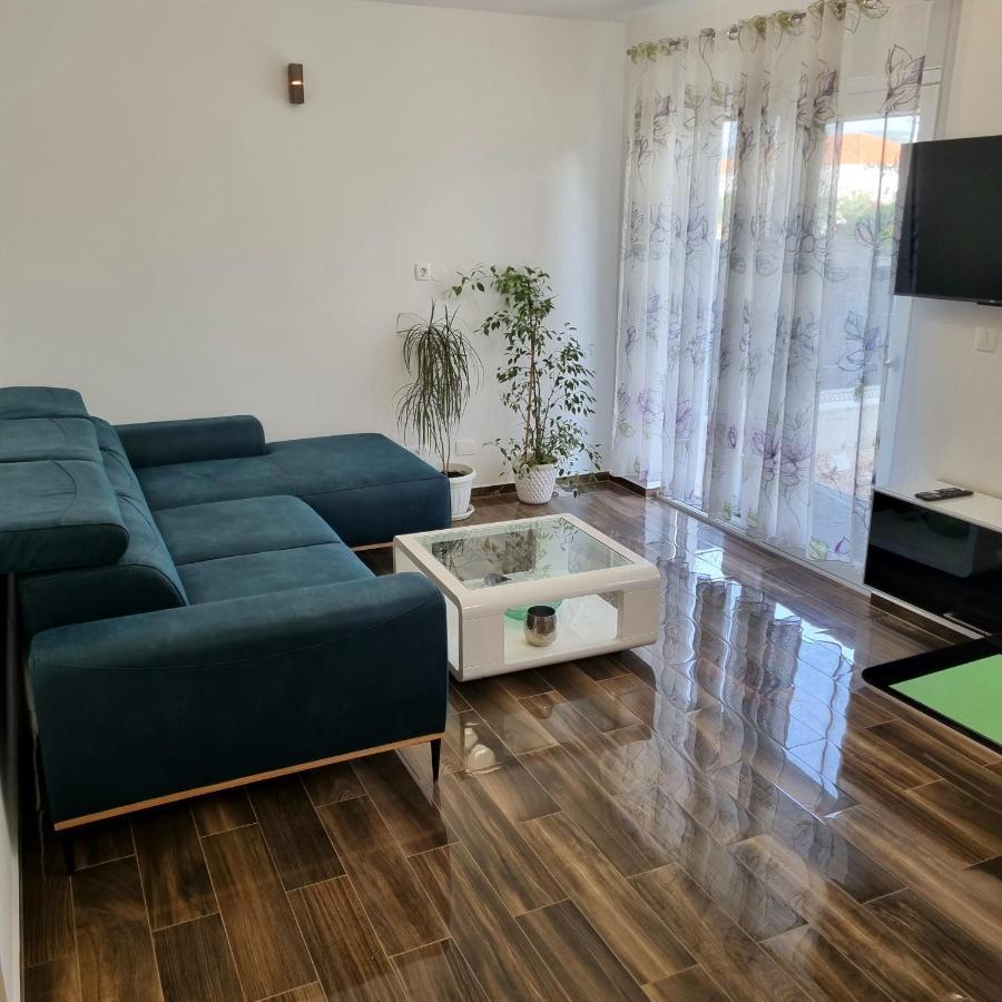Apartments Happiness Трогир Екстериор снимка