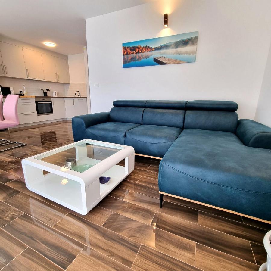 Apartments Happiness Трогир Екстериор снимка