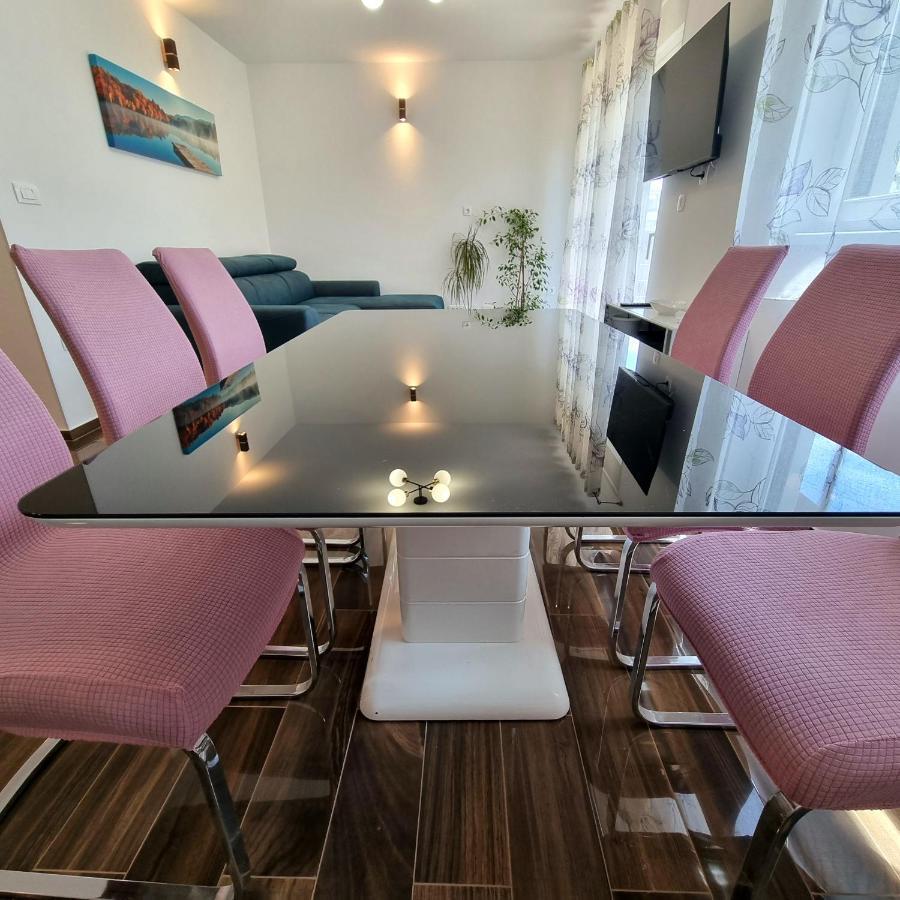 Apartments Happiness Трогир Екстериор снимка