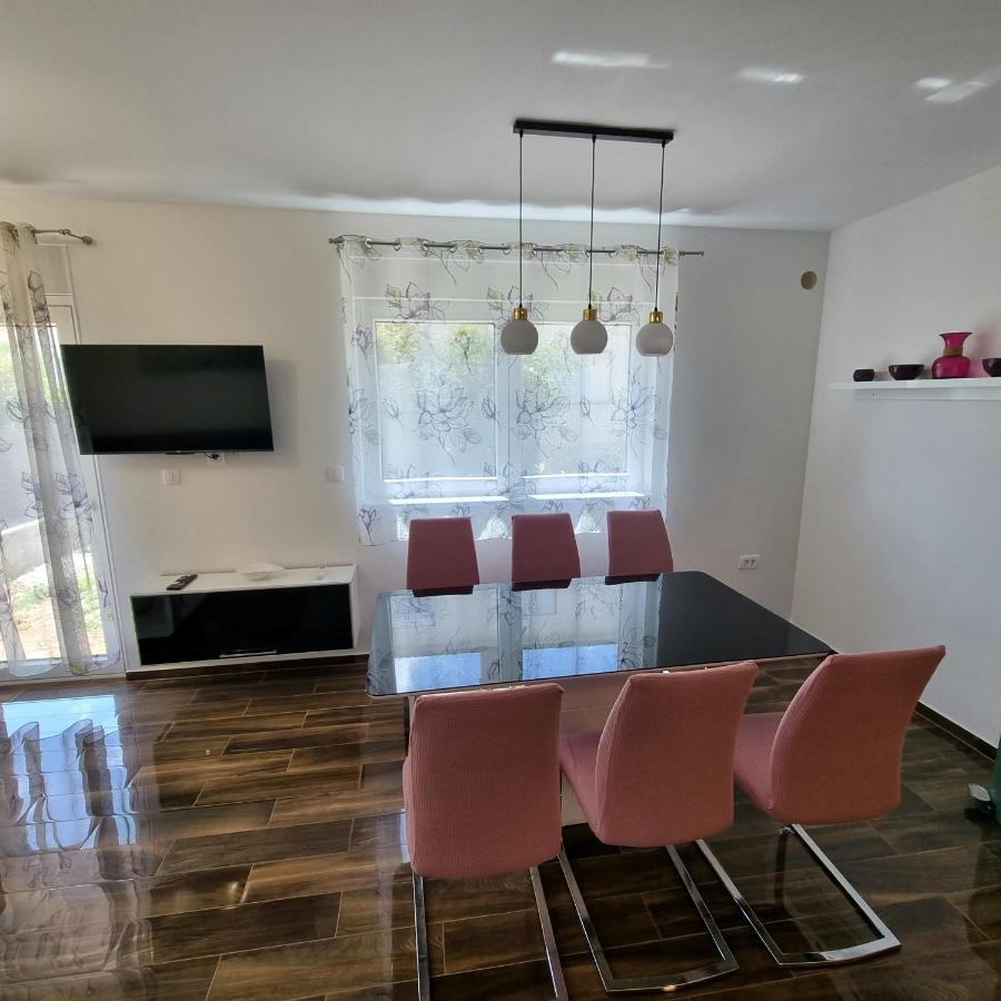 Apartments Happiness Трогир Екстериор снимка