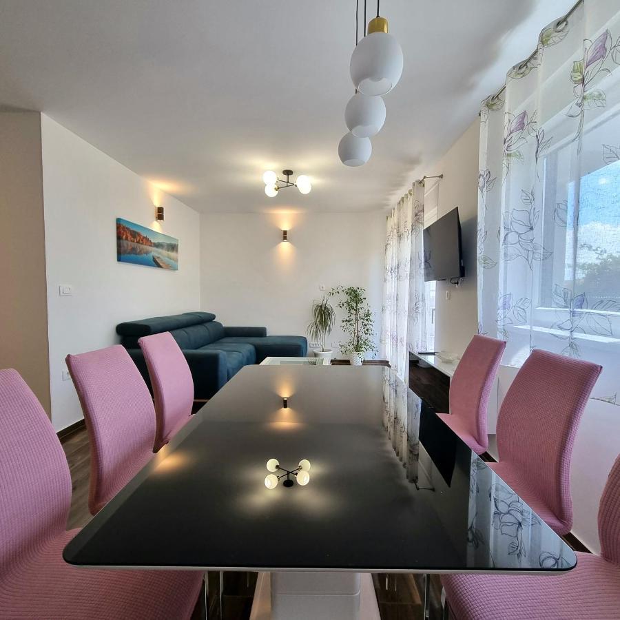 Apartments Happiness Трогир Екстериор снимка
