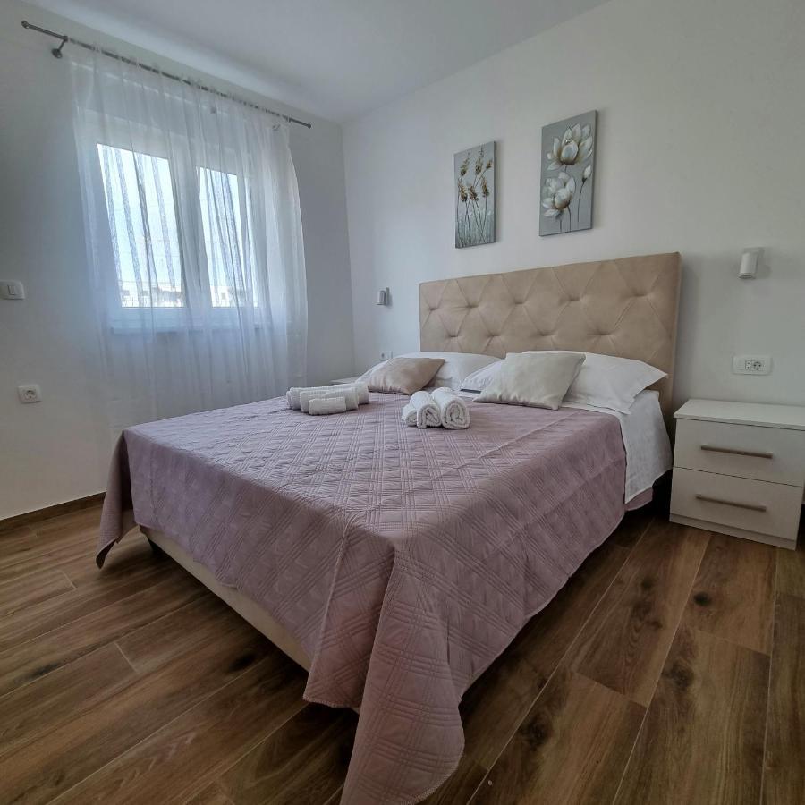 Apartments Happiness Трогир Екстериор снимка