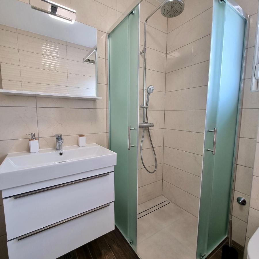 Apartments Happiness Трогир Екстериор снимка