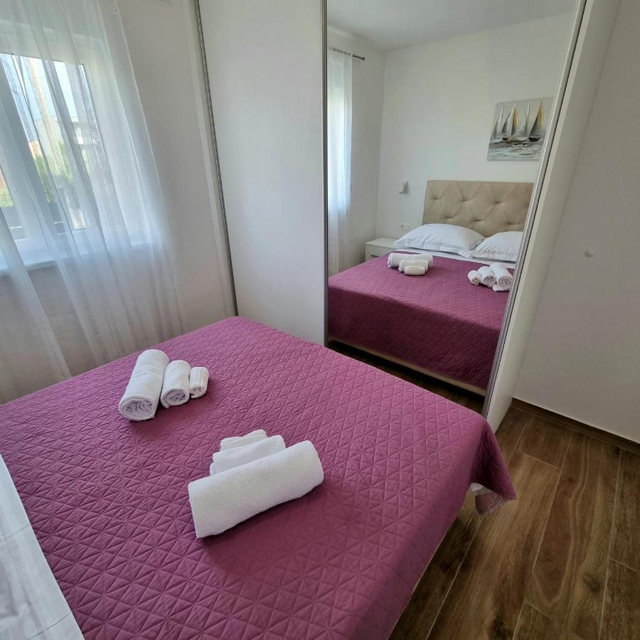 Apartments Happiness Трогир Екстериор снимка