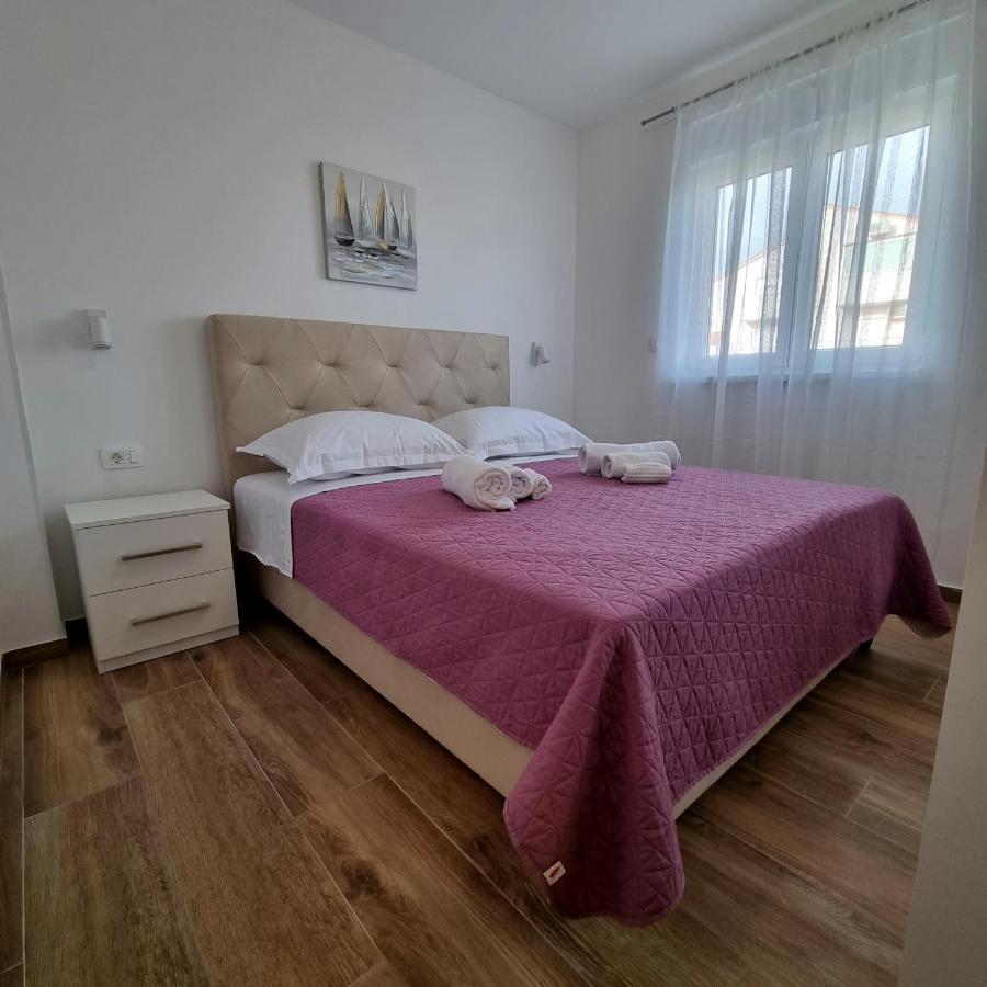 Apartments Happiness Трогир Екстериор снимка