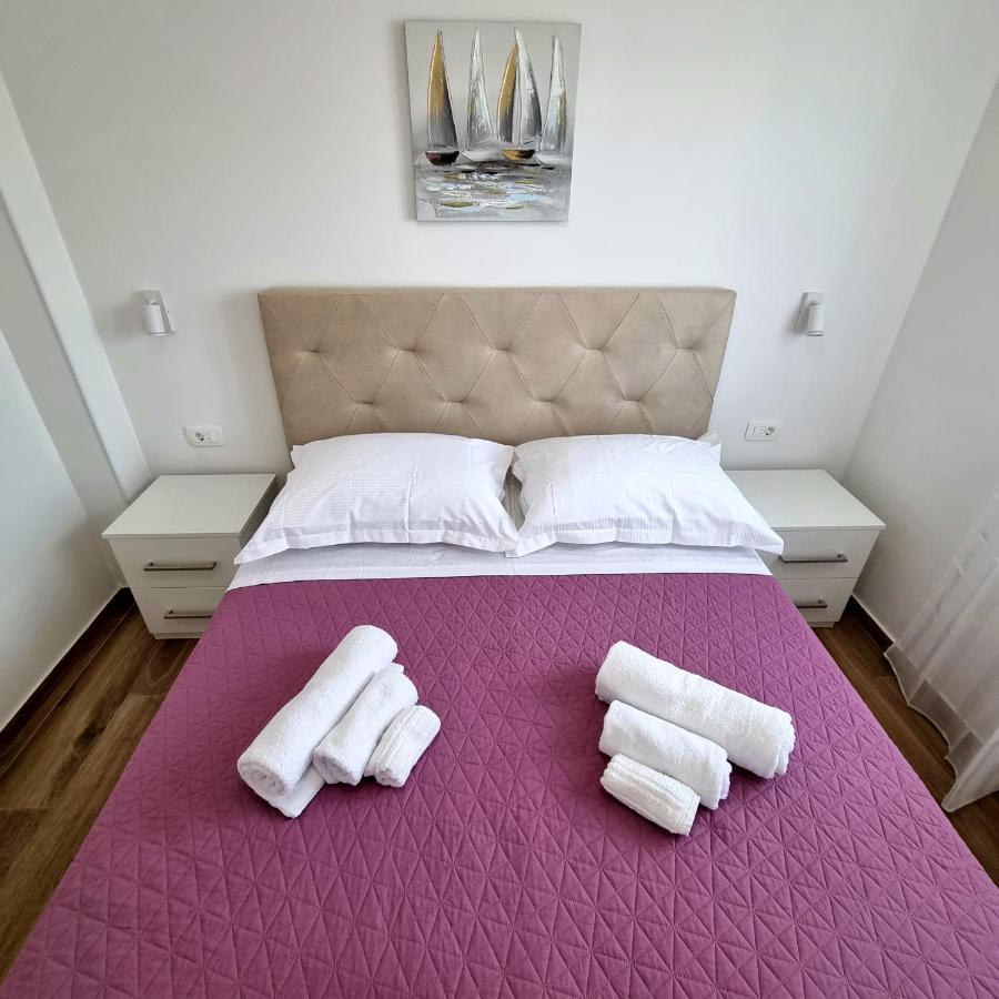 Apartments Happiness Трогир Екстериор снимка