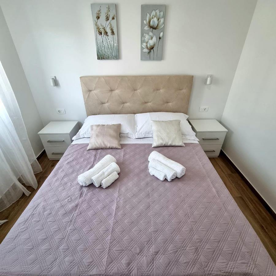 Apartments Happiness Трогир Екстериор снимка