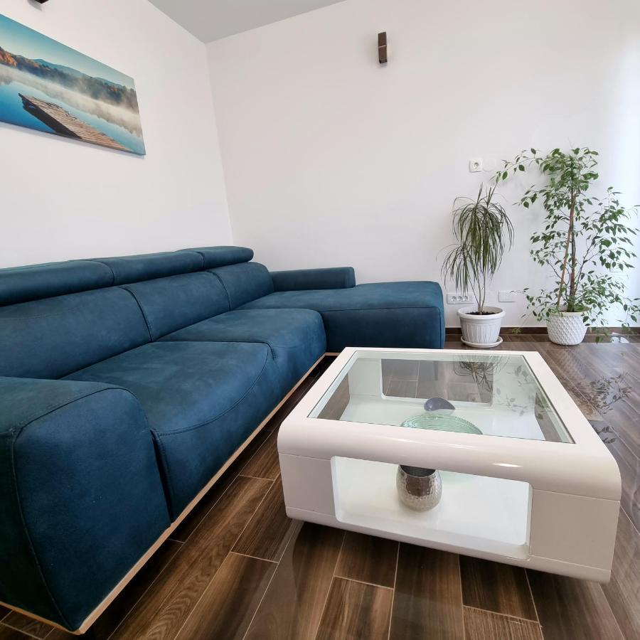 Apartments Happiness Трогир Екстериор снимка