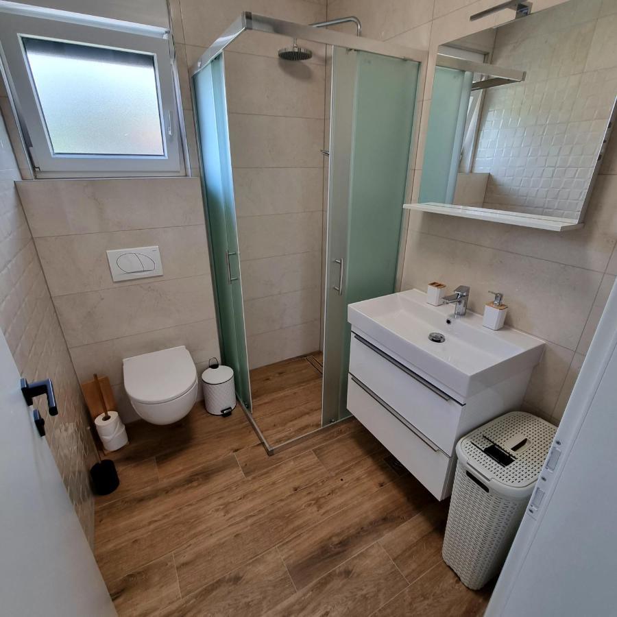 Apartments Happiness Трогир Екстериор снимка