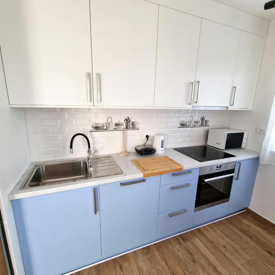 Apartments Happiness Трогир Екстериор снимка