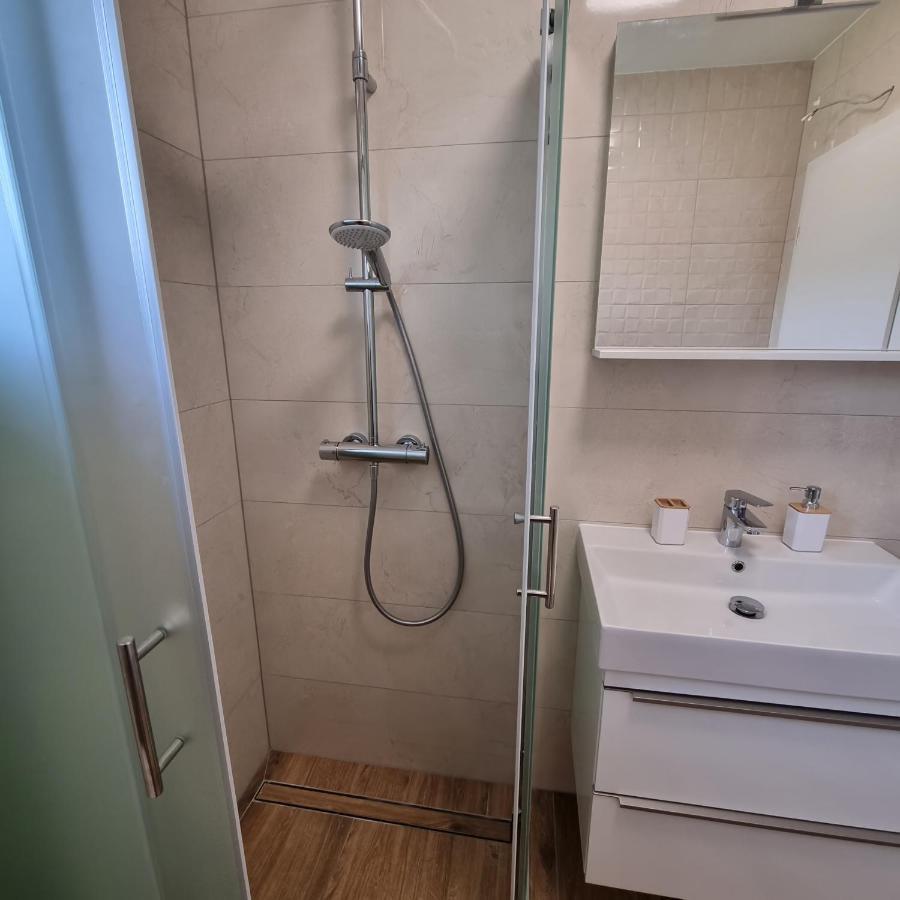 Apartments Happiness Трогир Екстериор снимка