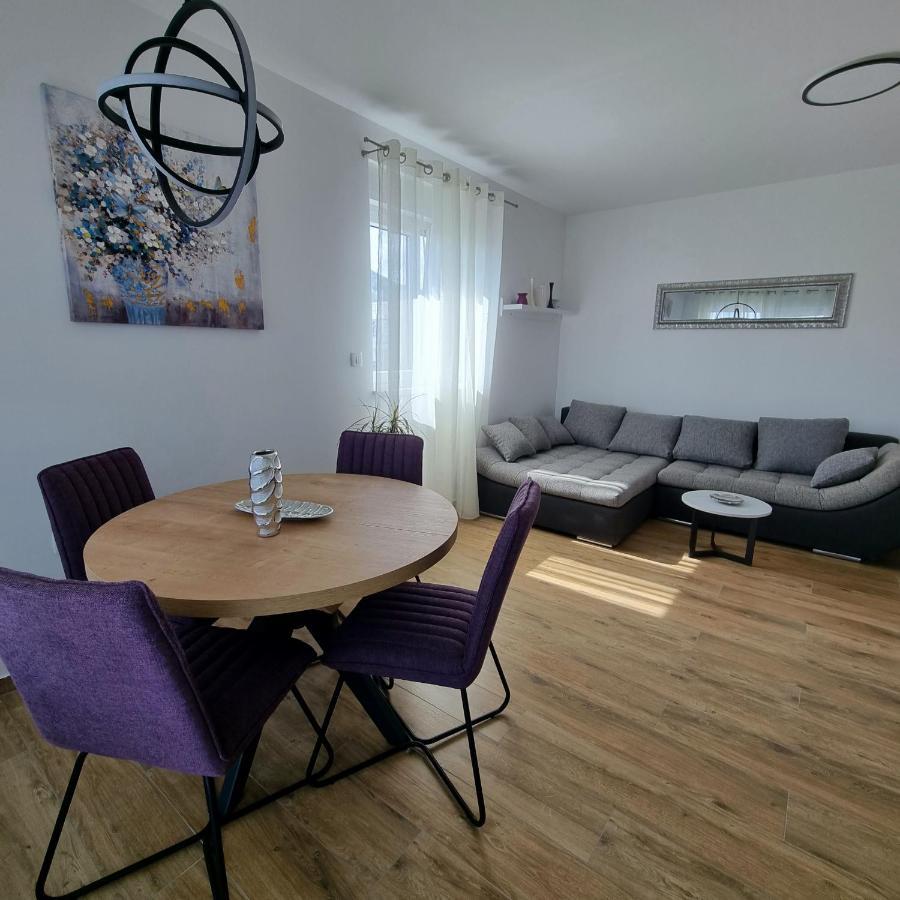 Apartments Happiness Трогир Екстериор снимка